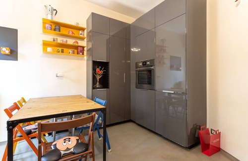 Bullona Apartment | Borgese 2Br apt with balcony by Halldis