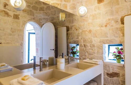 Cisternino Hotel | Borgo Canonica