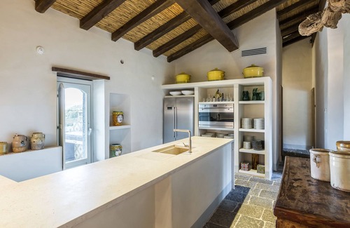 Rovittello House | Borgo Rovittello, traditional Sicilian house immersed in vineyards.