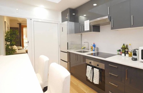 La Ribera Apartment | Born 4-Bedroom 2-Bathroom apartment