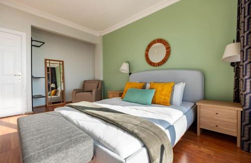 Tophane Apartment | Bosphorus View with 3 Bedrooms