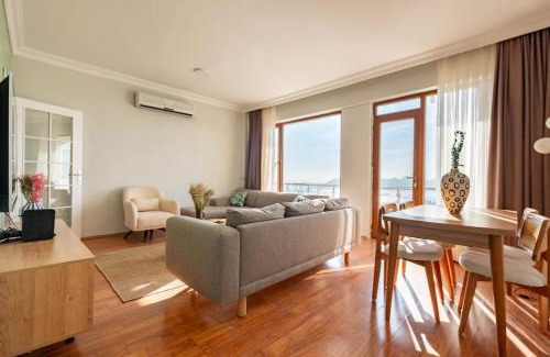 Tophane Apartment | Bosphorus View with 3 Bedrooms