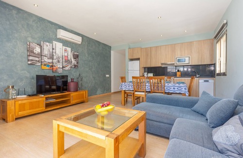 Can Picafort House | BOSSET PLATJA - Spacious semi-detached house close to the sea with free Wifi