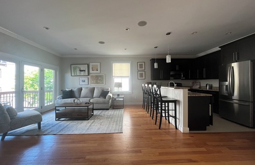 South Boston House | Boston Townhome 3br/2.5bth - Central Location - Logan Airport, BCEC, S. Station