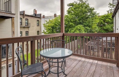 South Boston House | Boston Townhome 3br/2.5bth - Central Location - Logan Airport, BCEC, S. Station