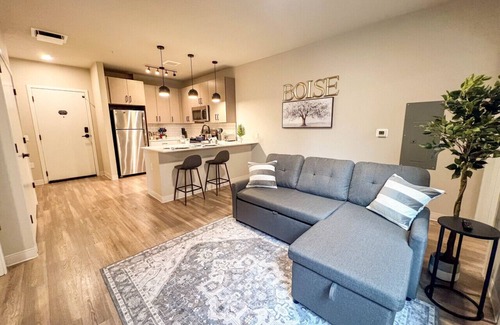 Boise Apartment | Botanicals & Cattle Vibes | Unique Vista Escape