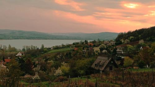 Tihany Apartment | Boti Hill Natural