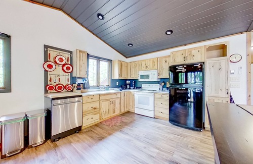 Boulder Junction House | Boulder Lakehouse | Lakefront house on White Deer Loop with dock, bikes, views