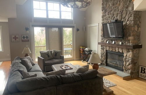 West Dover House | Boulder Ridge in West Dover