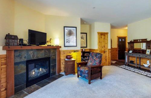 Truckee Apartment | Boulders Hideout