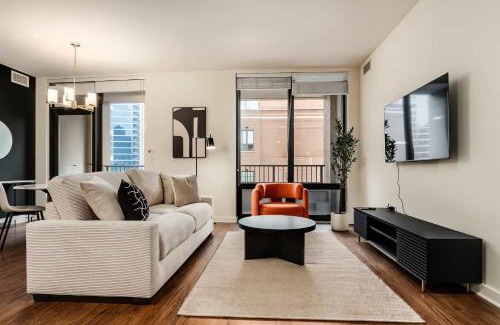 Near North Side Apartment | Boulevard Stays 5 Mins to Magnificent Mile & River North