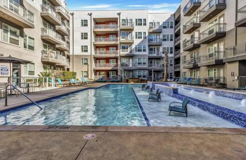 Richardson Apartment | Boulevard Stays Dashing 1BR Suite Pool Parking Gym H