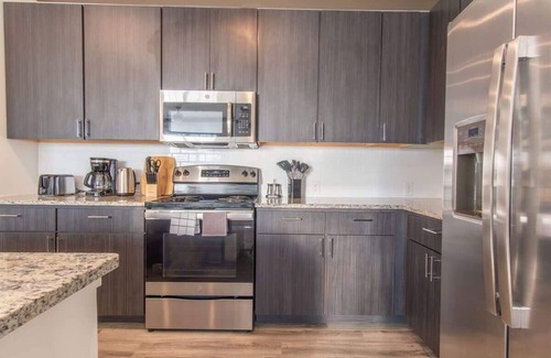 Jeffersontown Apartment | Boulevard Stays Spacious 1BR Suite Pool, Parking Gym D
