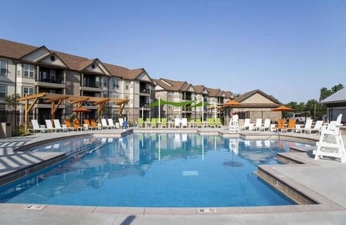 Jeffersontown Apartment | Boulevard Stays Spacious 1BR Suite Pool, Parking Gym D