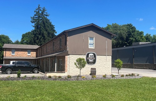 Bardstown Apartment | Bourbon Oak Hideaway 1 - Charming Studio Apartment on the Bourbon Trail -