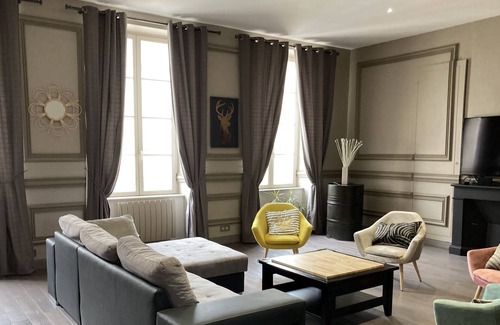 Fontenay-le-Comte Apartment | Bourgeois apartment