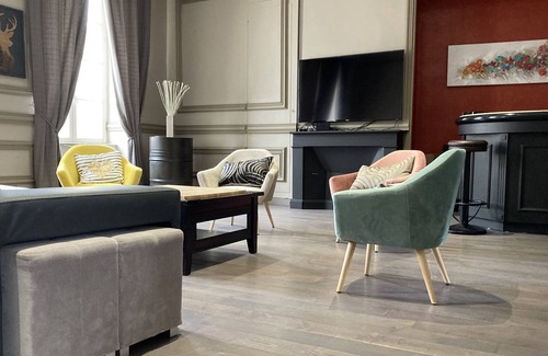 Fontenay-le-Comte Apartment | Bourgeois apartment
