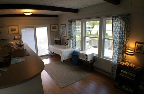 Ogunquit - Wells Hotel | Bourne's Ocean Acres Ogunquit