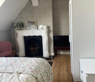 Bournville Bed & Breakfast | Bournville House & Cafe