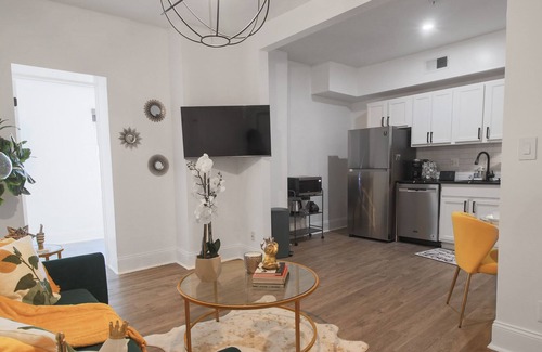 Downtown Baltimore Apartment | Boutique 1 Bd Apt - Inner Harbor| Mercy| JHU| UMD