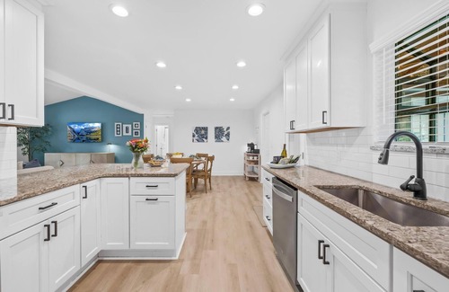 Mayhew House | Boutique Home on Lake Norman, just steps from beach and marina. Sleeps 7+1!