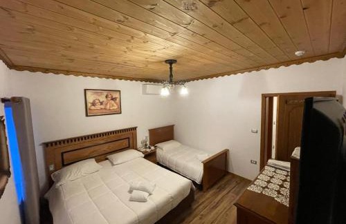 Gjirokaster Hotel | Boutique Hotel Praga