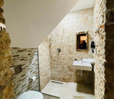 Gjirokaster Hotel | Boutique Hotel Praga