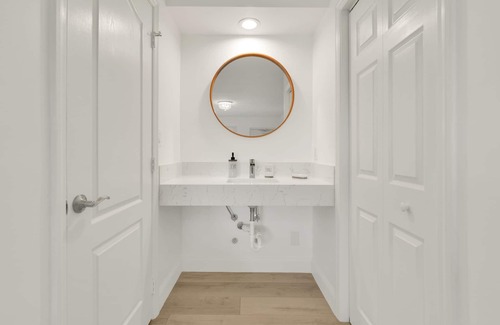 Deerfield Beach Hotel | Boutique Hotel 2 double beds with POOL, LOCATION! 1 block to BEACH/Restaurants
