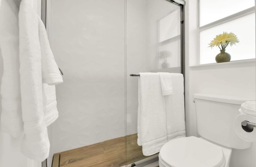 Deerfield Beach Hotel | Boutique Hotel 2 double beds with POOL, LOCATION! 1 block to BEACH/Restaurants