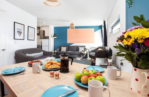 Lancaster Apartment | Boutique Lancaster Apartment FREE PARKING