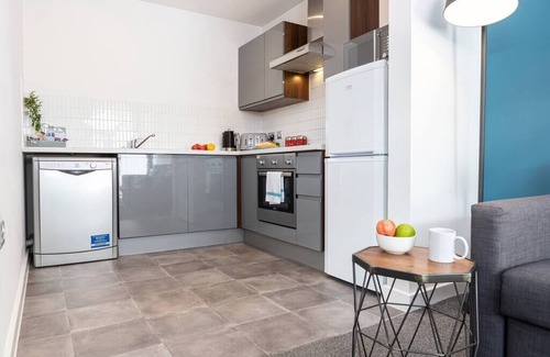 Lancaster Apartment | Boutique Lancaster Apartment FREE PARKING