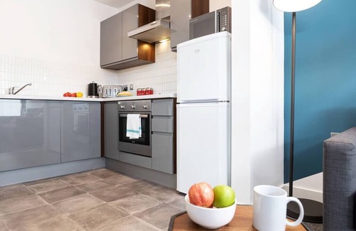 Lancaster Apartment | Boutique Lancaster Apartment FREE PARKING