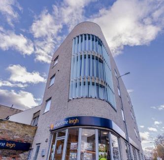 Canbury Apartment | Boutique Vertigo Apartment Central Kingston/London