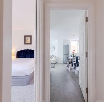 Canbury Apartment | Boutique Vertigo Apartment Central Kingston/London