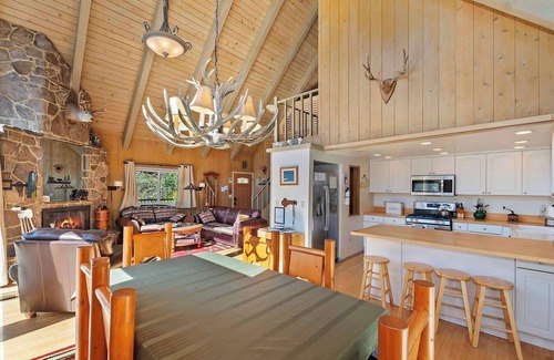 Lake Arrowhead House | Bow N Arrow Lodge For 8!
