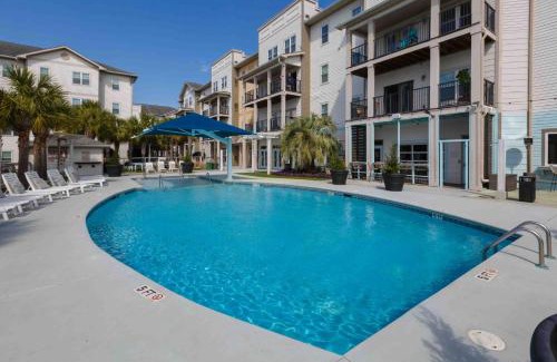 Goose Creek Hotel | Bowen Village 2118B