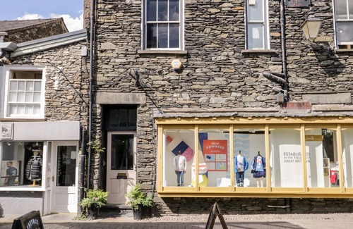 Bowness-on-Windermere Cottage | BOWNESS CENTRAL in Bowness-On-Windermere