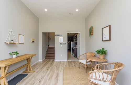 Shenandoah Apartment | Boxcar Studio at The Depot - Shenandoah