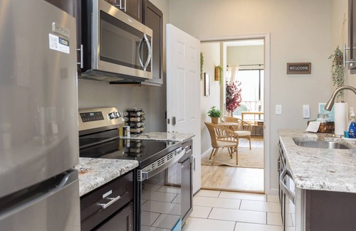 Shenandoah Apartment | Boxcar Studio at The Depot - Shenandoah