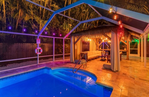 Boynton Beach House | Boynton Beach Renovated House: Safest Area, Screened Pool, Patio, Bar, EVcharger