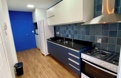 Candeias Apartment | Waterfront Queen bed Washer-dryer Garage