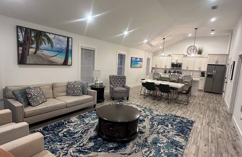 Bradenton House | Bradenton Gem - NEW POOL!