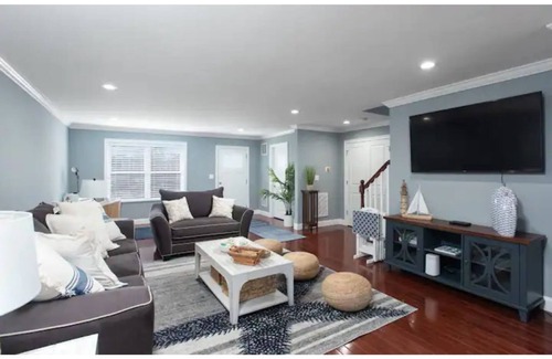 Neptune City House | Bradley Beach 5-BR Pool/Jacuzzi 1mile from Beach