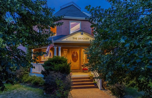 Central Boulder Bed & Breakfast | Bradley Boulder Inn
