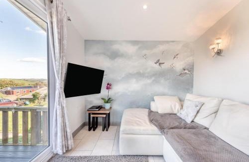 Llanybri House | Braeburn Lodge