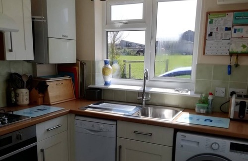 Freshwater House | Brambles Farm - sea views, peaceful location, access to beach, discount ferry