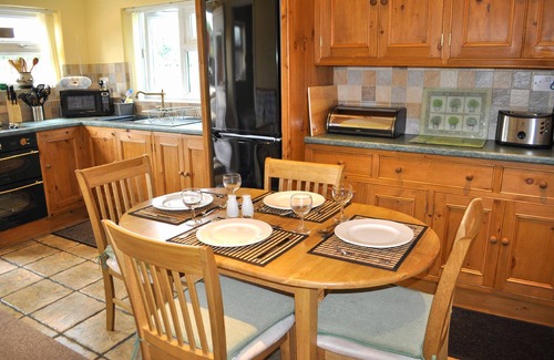 Fearby Cottage | Bramblewick Cottage - Near Masham - 2-bed cottage with log-burner (Dog-friendly)