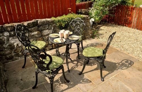 Fearby Cottage | Bramblewick Cottage - Near Masham - 2-bed cottage with log-burner (Dog-friendly)