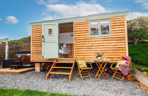 Allerford Ski Chalet | Bramley Hut Allerford