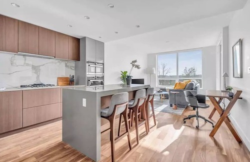 District of North Vancouver Condo | Brand NEW 1 bed Condo North Van/Lions Gate Bridge